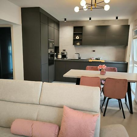 Luxury Apartments Marina View فوديس المظهر الخارجي الصورة